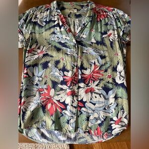 Women’s Hawaiian shirt